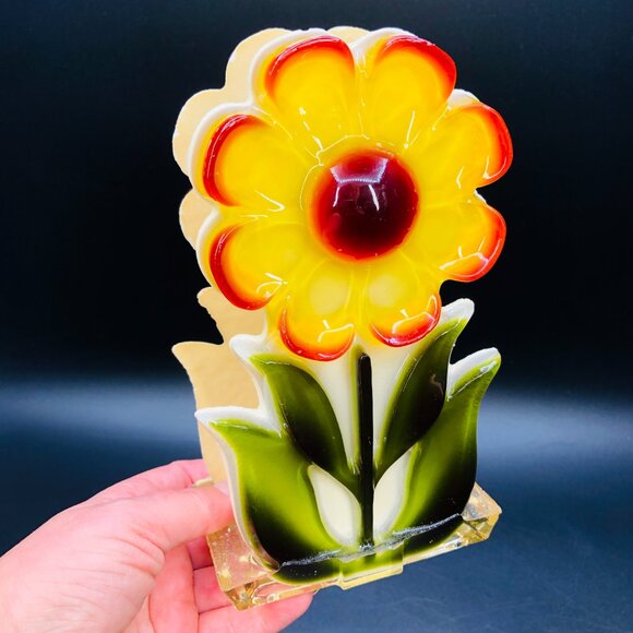 Vintage 70s Sunflower Lucite Acrylic Napkins Holder: Retro Flower Power Kitchen - Picture 8 of 12